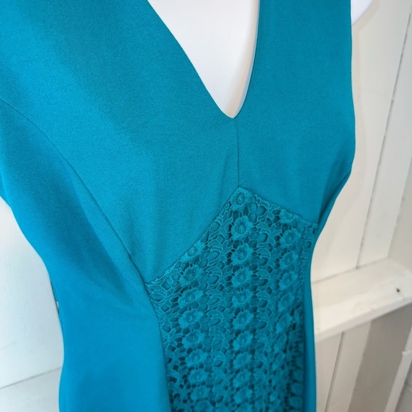 Calvin Klein Aqua Crochet Sheath Dress Women’s Size 2 Sleeveless V- Neck - Picture 6 of 11